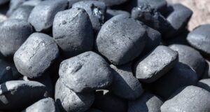 Perbandingan Briket Arang: Tapioka vs Lem Kimia