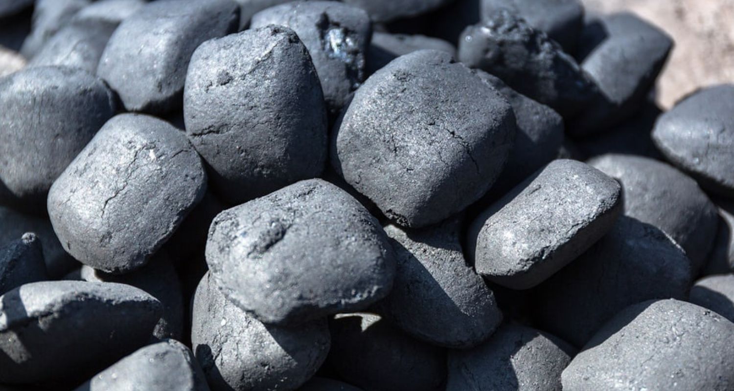 Perbandingan Briket Arang: Tapioka vs Lem Kimia